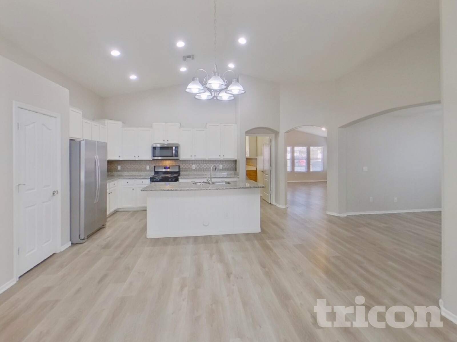 Building Photo - 8529 W Hughes Dr