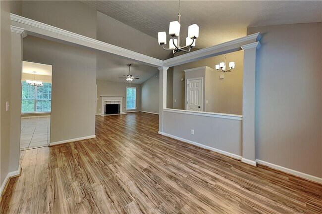 Building Photo - 263 Buckingham Dr