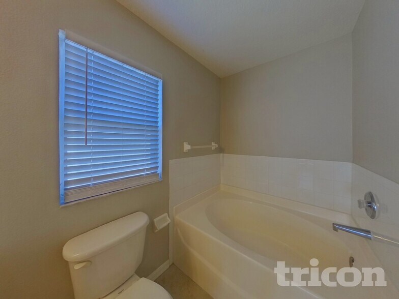 Building Photo - 31420 Triborough Dr