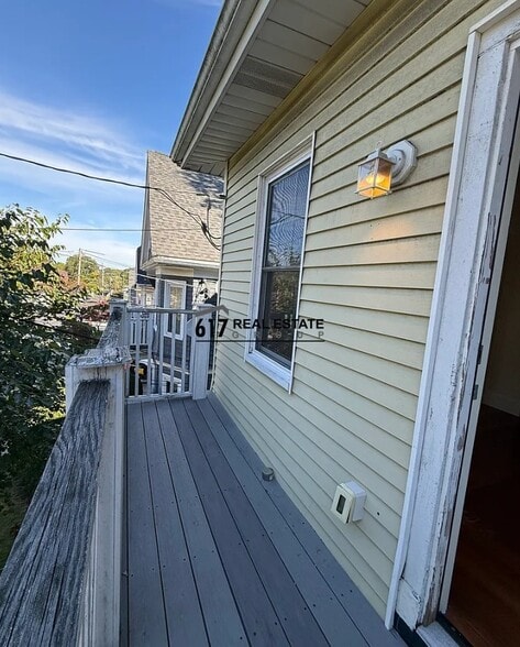 Building Photo - 74 Brooks St