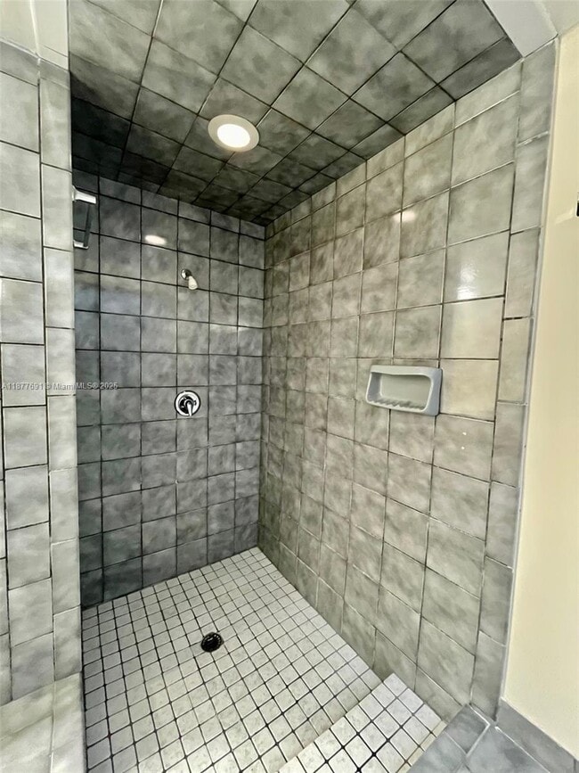 Building Photo - 8251 SW 157th Ave