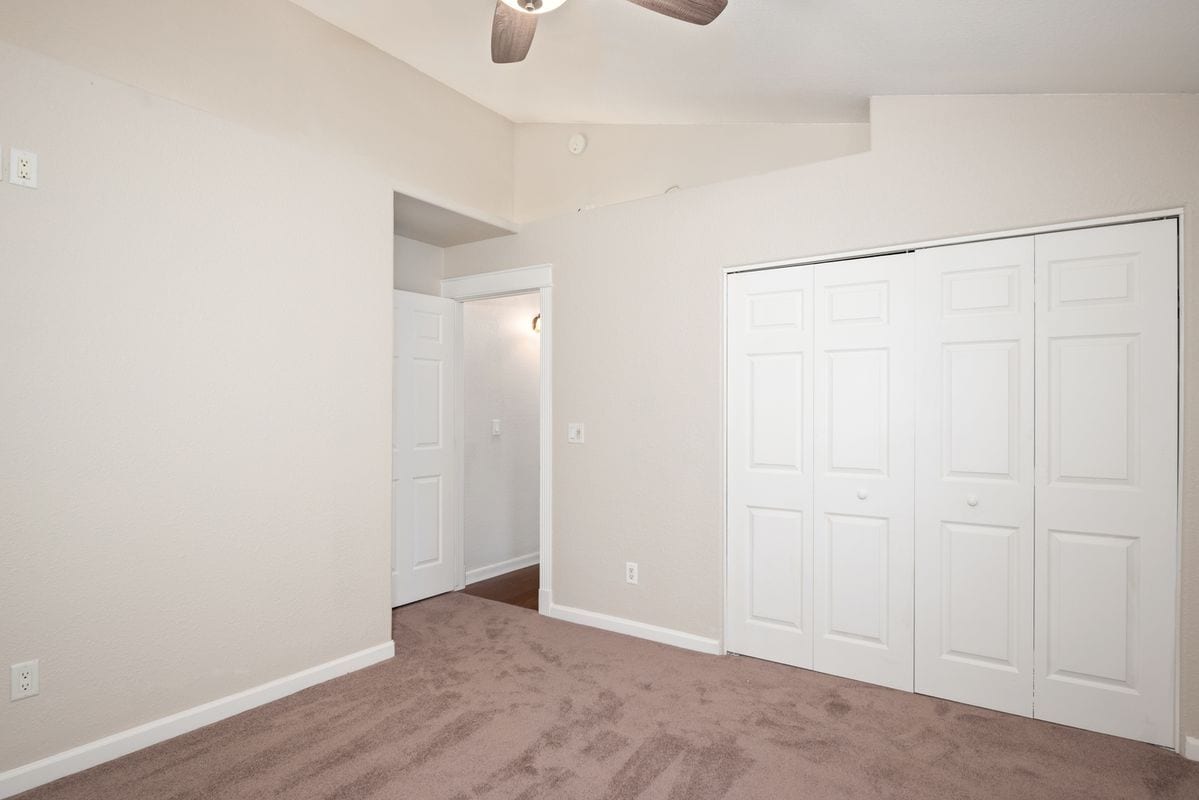 Building Photo - 408 Sunny Slope Dr