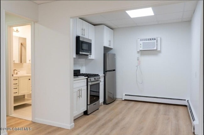 Building Photo - 195 S Broadway