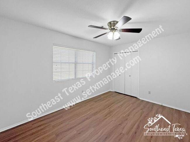 Building Photo - 1099 Sunmeadow Dr