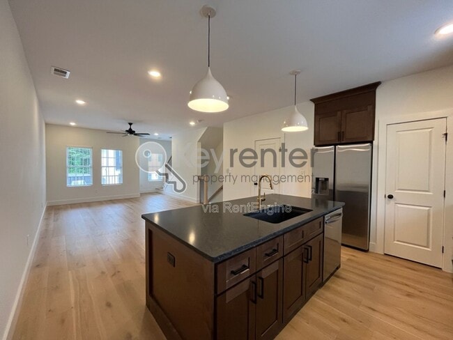 Building Photo - 1064 Amelia Ct