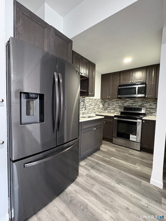 Building Photo - 513 Emmett St