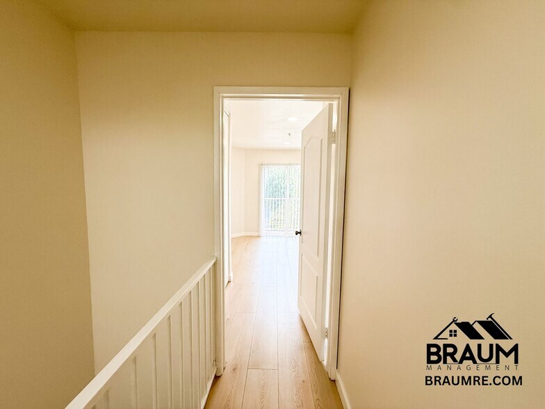 Building Photo - 7323 Winnetka Ave