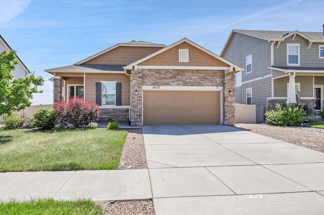 Building Photo - $2,940.95, $300.00 off the first month's rent, 6 Bedrooms, 3 Bathrooms, Single Family Home in Col...