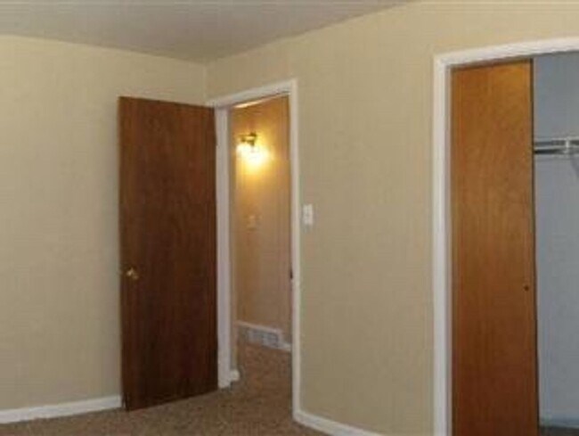 Building Photo - FREE AUGUST RENT! - Brick Ranch with 4 bed...