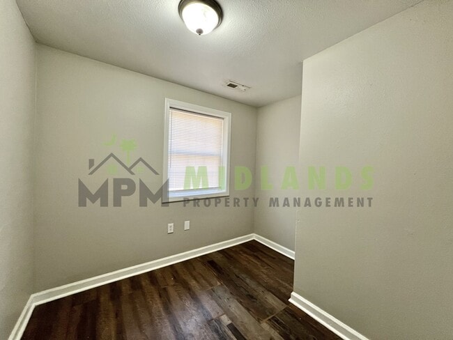 Building Photo - 472 Coleman Ave