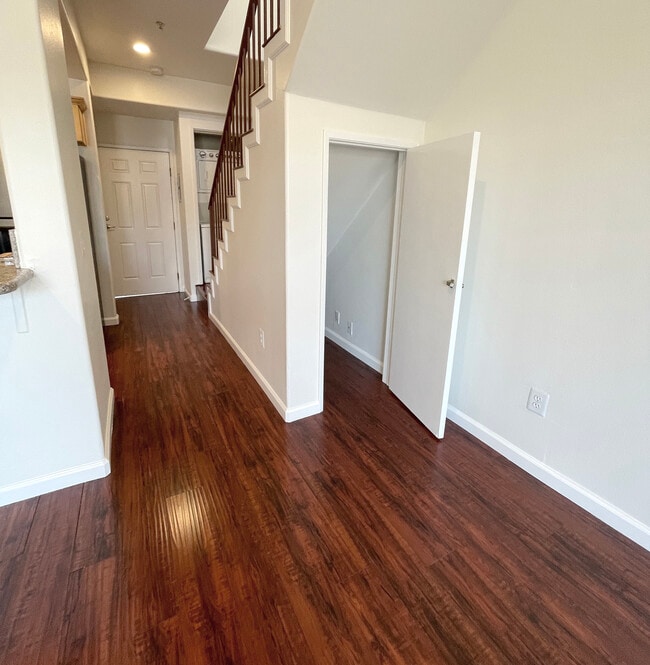Closet - 5330 Satsuma Ave