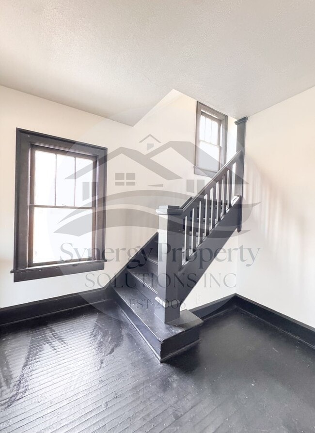 Building Photo - Rental Available