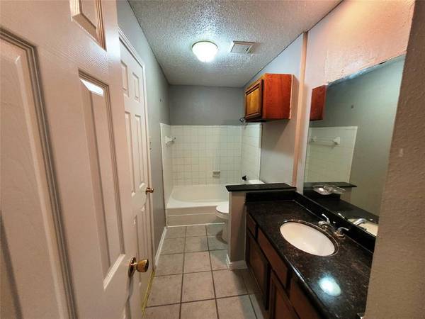 Building Photo - 12100 Overbrook Ln