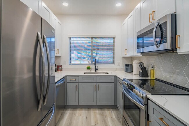 Building Photo - 7900 E Princess Dr