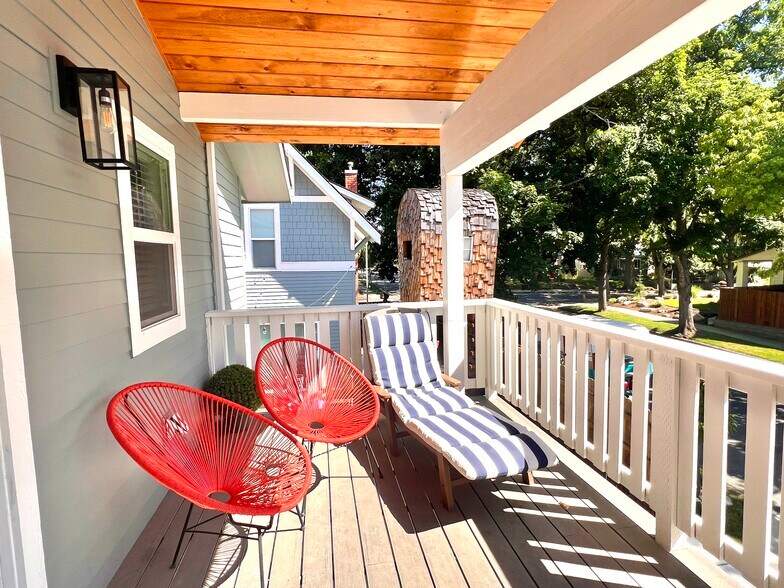 Building Photo - 213 N 10th St