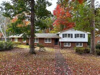 Building Photo - 544 Ellynn Dr