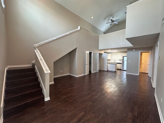 Building Photo - 1901 S 15th St