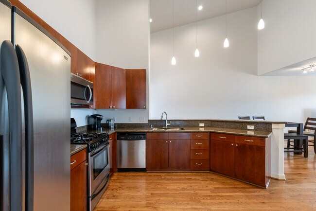 Building Photo - 2216 Chenevert St