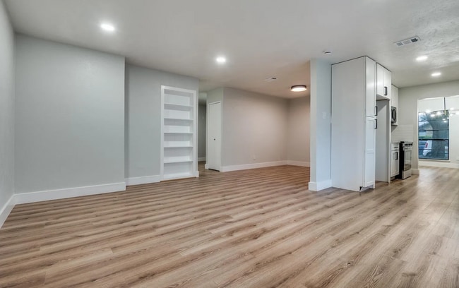 Building Photo - 7310 Chinaberry Rd