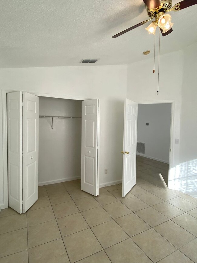 Building Photo - Home for rent