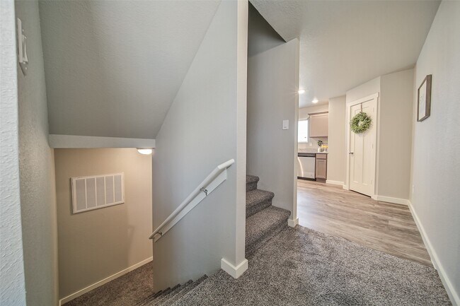 Building Photo - 12603 Telge Rd