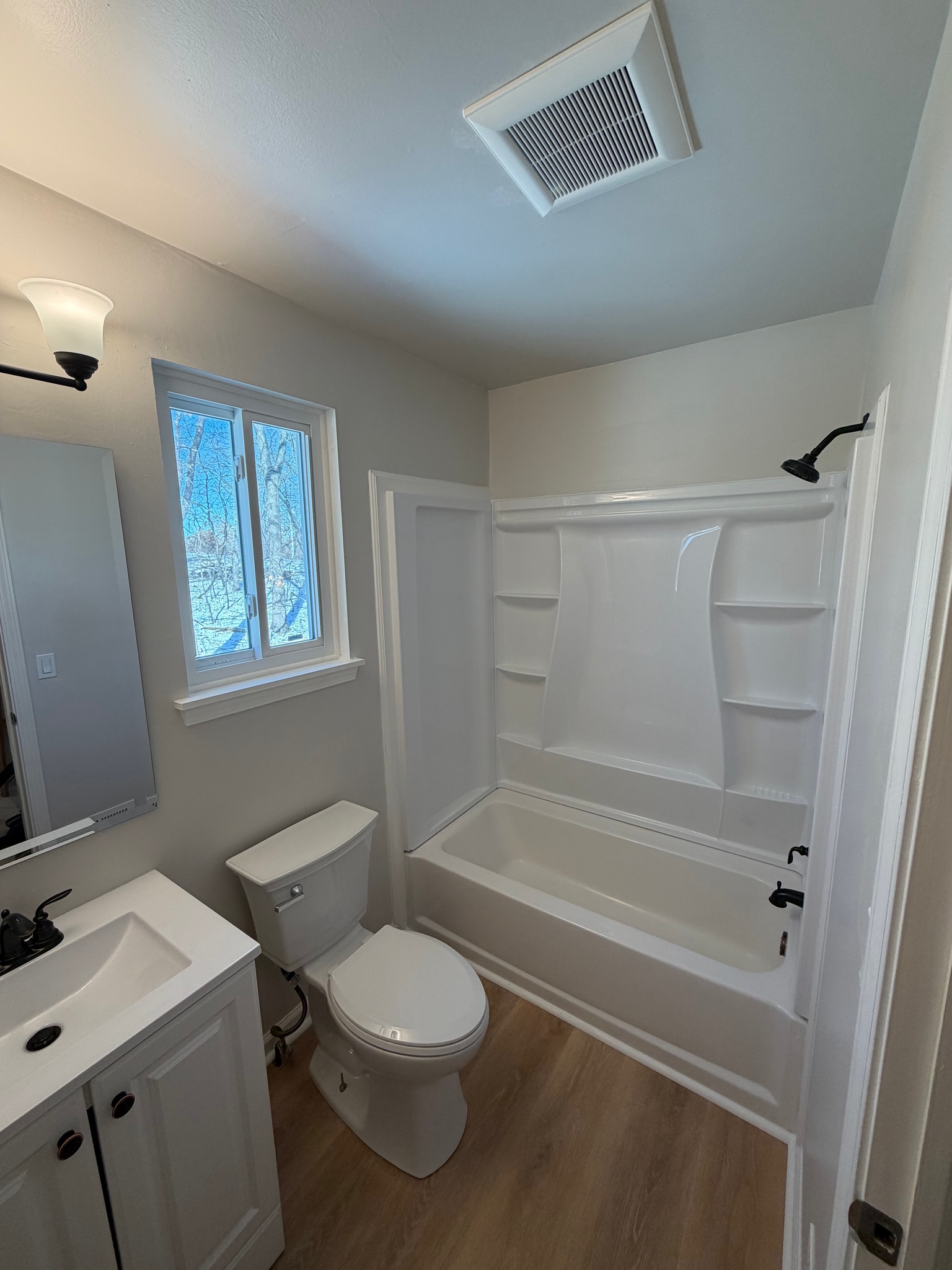 Building Photo - 8060 Mountain Vw