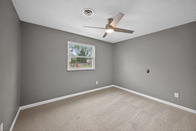 Building Photo - 495 Baywillow Dr