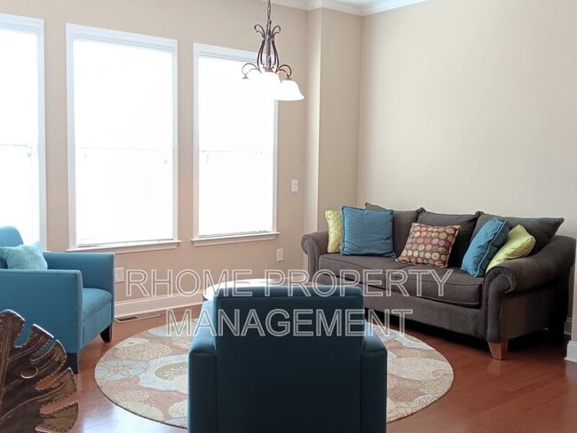 Building Photo - 1145 Parktown Dr SW