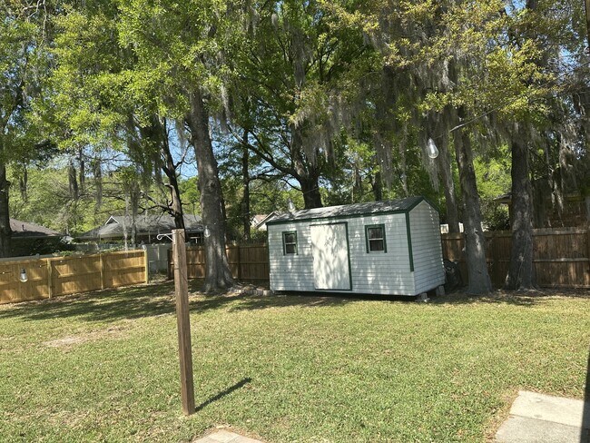 Building Photo - 209 Brighton Woods Dr