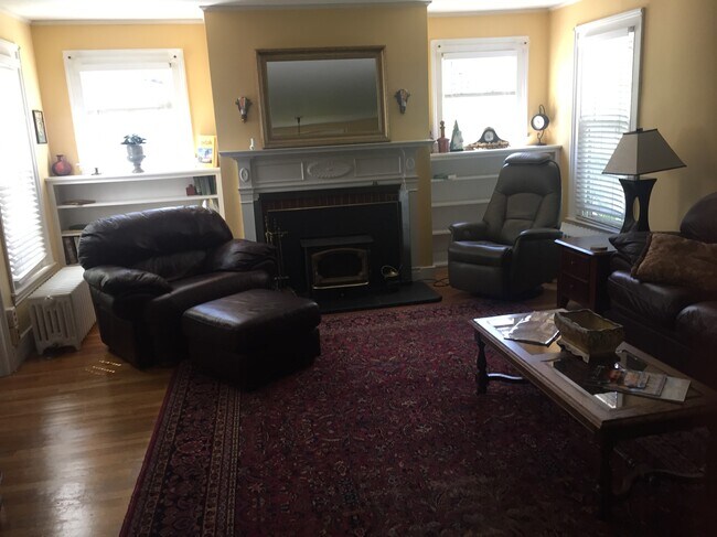 Building Photo - 84 Court St