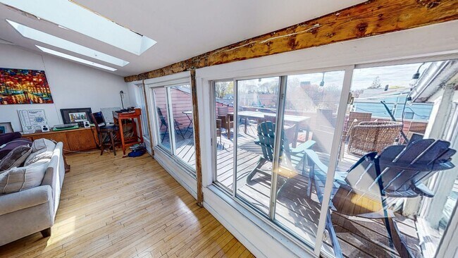 Building Photo - East Rock 3BR/2BA Penthouse | Private Sky Terrace | Vaulted Ceilings | Walk to Yale SOM