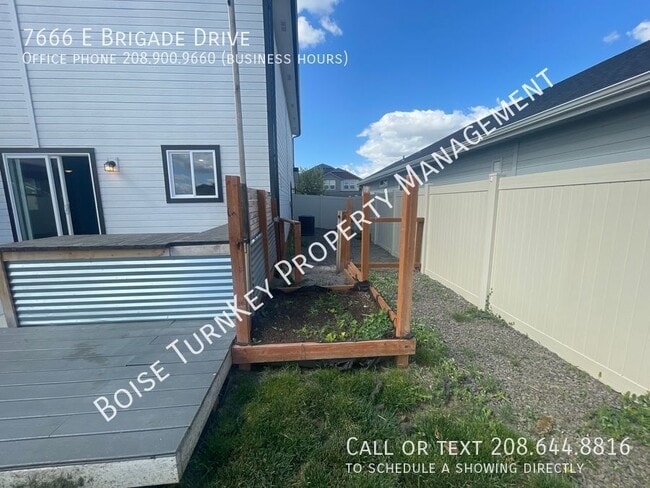 Building Photo - 7666 E Brigade Dr