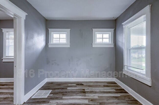 Building Photo - 3217 E 62nd St