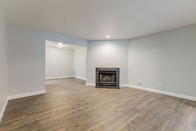 Building Photo - Two bedroom/two bathroom first floor apart...