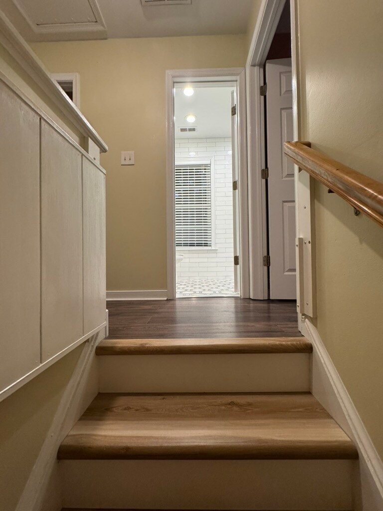 Second Floor Hallway - 5605 Eagle Lake Dr