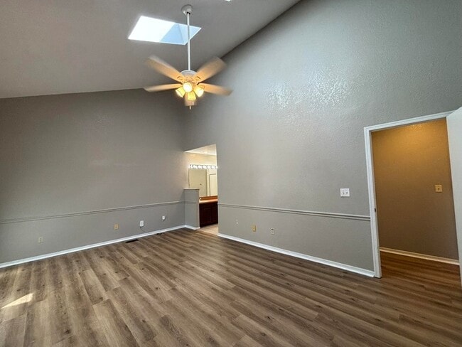 Building Photo - 1302 Briar Creek Rd