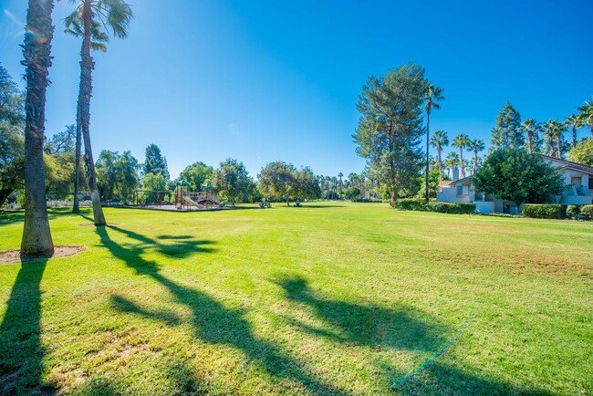 Building Photo - Laguna Hills