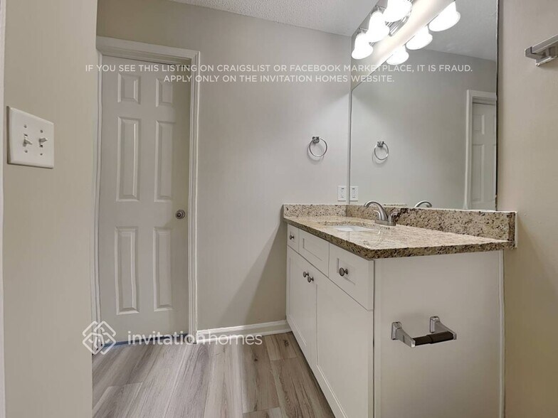 Building Photo - 432 Meadowbrook Dr