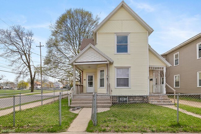Building Photo - 2 br, 1 bath Apartment - 1002 Jackson St NW