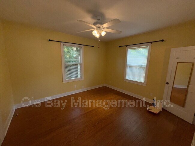 Building Photo - 305 Chidester Ave