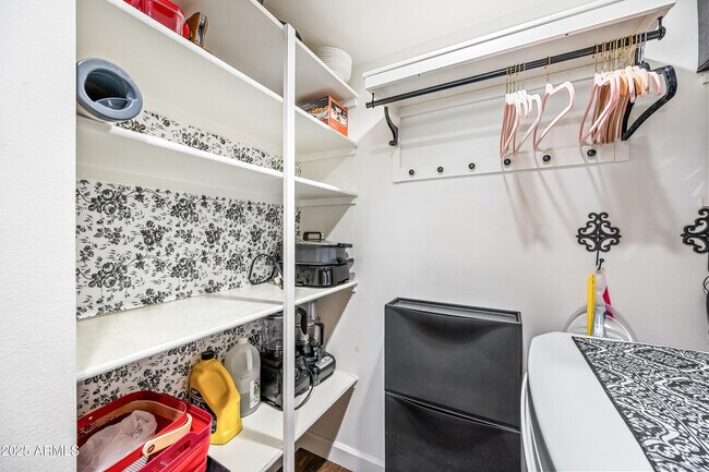 Building Photo - 5972 N 83rd St