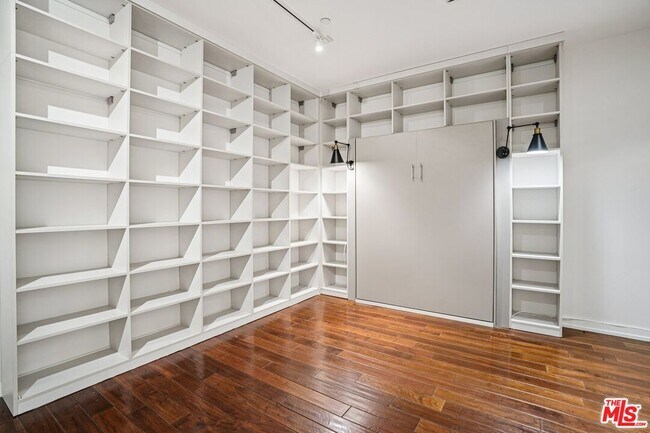 Building Photo - 801 S Grand Ave