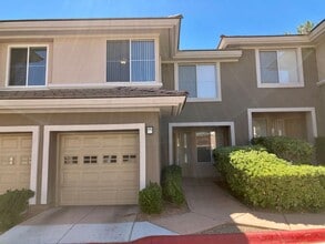 Building Photo - MOVE IN BONUS !! STUNNING BEAUTIFUL 3BD/2.5BA W/ DEN AREA CONDO/TOWNHOME LOCATED IN SUMMERLIN