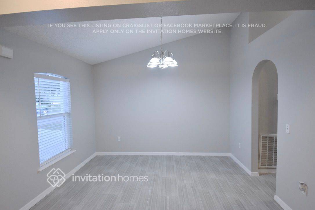 Building Photo - 5740 Oakwood Knoll Dr