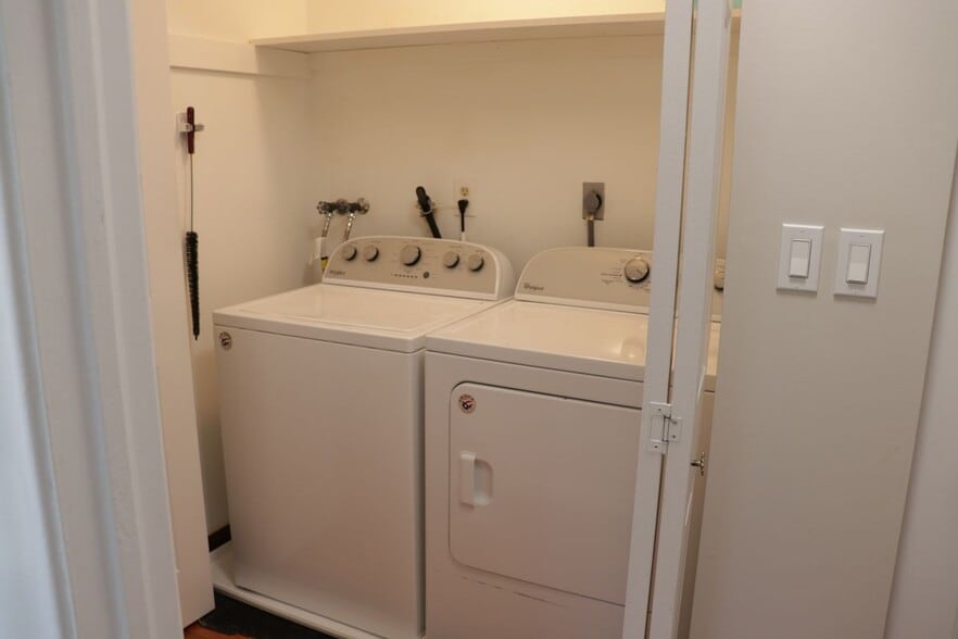 Building Photo - 35 Highpoint Rd