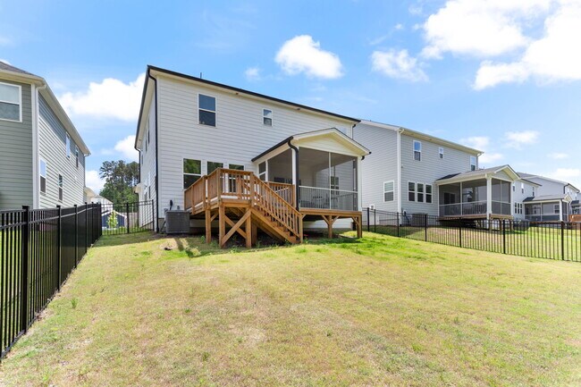 Building Photo - 1537 Underbrush Dr
