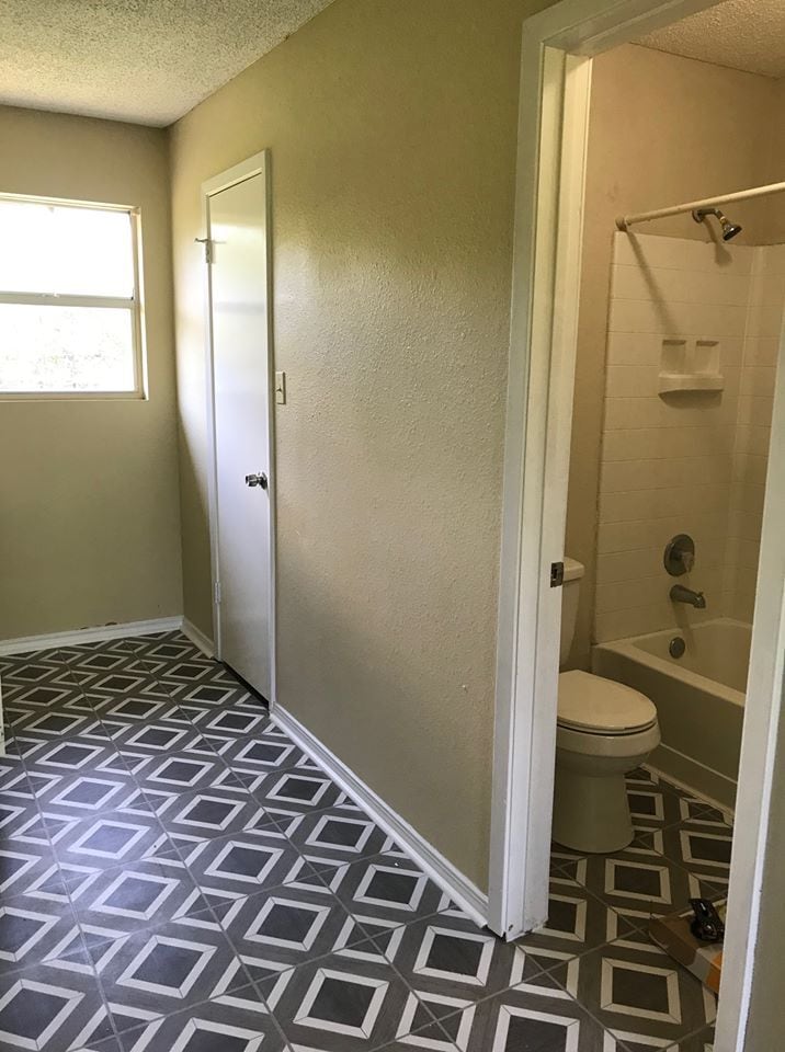 Master Bath &amp; Closet - 838 Lizzie Ln