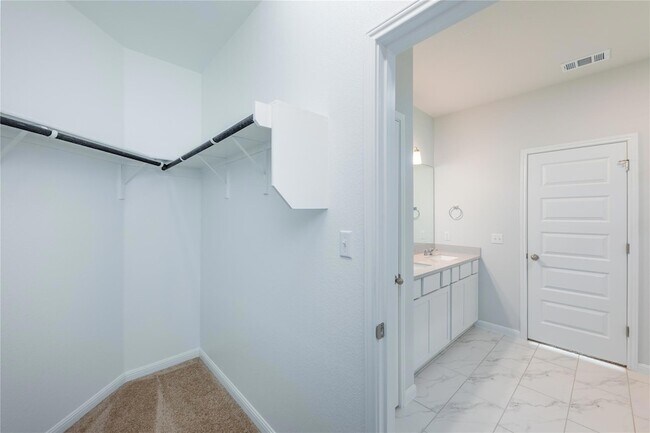 Building Photo - 301 Elm Br Trl