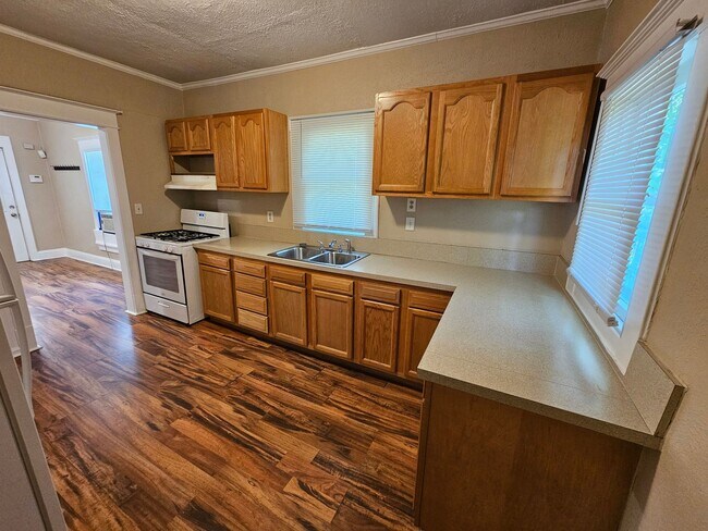 Building Photo - 519 Howard St