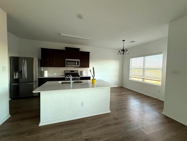 Building Photo - 8109 Copper Prairie Bend